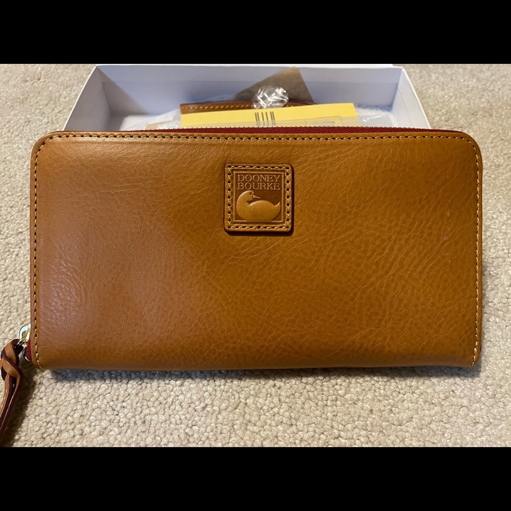 DOONEY WALLET BNIB